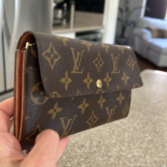Louis Vuitton vintage Sarah wallet - Picture 5 of 14